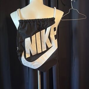 Nike Black and White Drawstring Bag